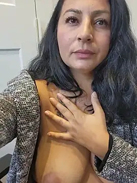 Kat_Silver1 - Creamy boobs