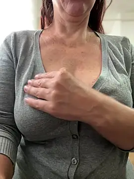 Sweetmystery1 - Bra off under top