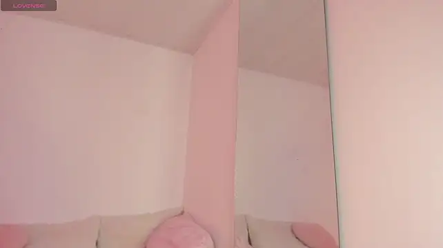 AbyWhitee - plug inmy ass