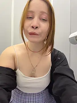 SlavicCandy - Take off my skirt in public WC 😁