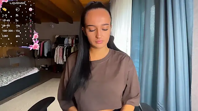 Lilitrock - Take off my bra under my top