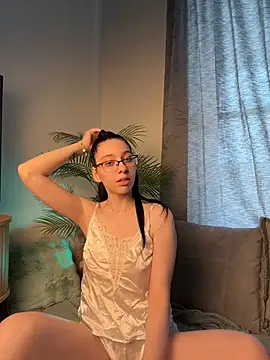 LuluPeach_ - Let s see that kitty