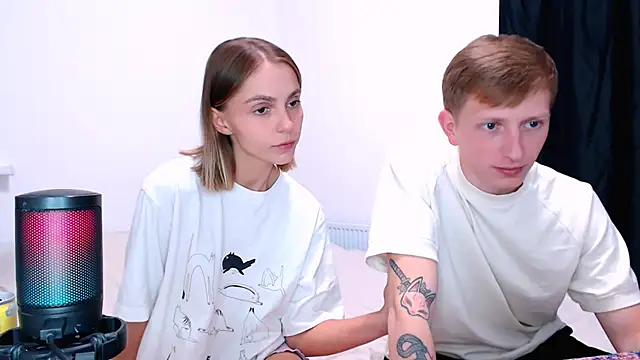 Juliaanddima - lick feet naked