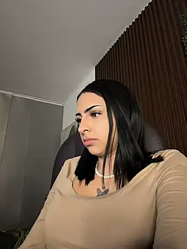 Hilary_pinkk