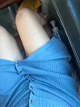 May-Squirt - Make my dress wet in puclic And squirt