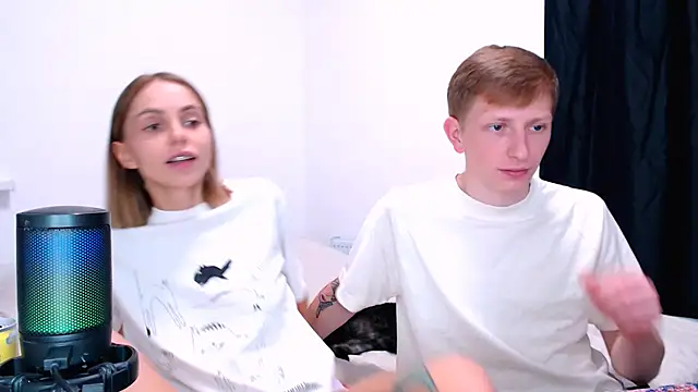 Juliaanddima - lick feet naked