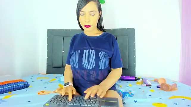 Freya_Montero - please vibration me pussy
