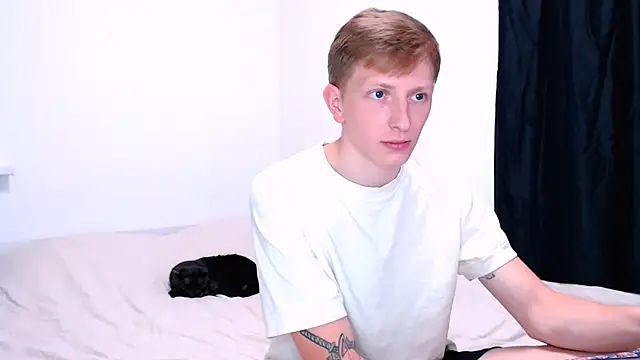 Juliaanddima - lick feet naked
