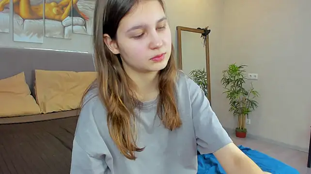 Elle_Ellise - Play with the nipples