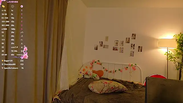 KikiMoor - cumshow