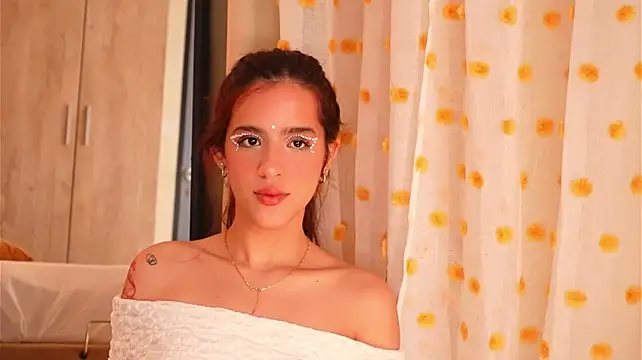 TessaTwistt - Spank my tits