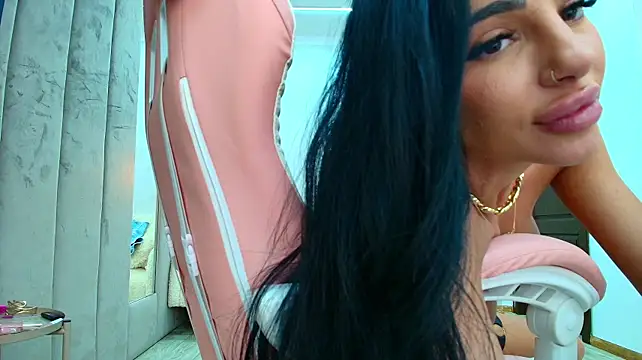 Britney_Charm_ - Poledancing and Squirt hard , cumshow