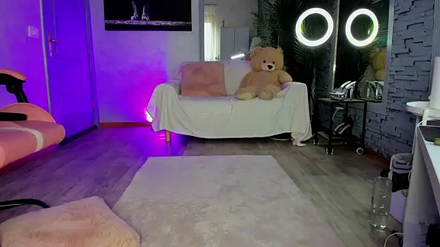Reina_Cummings - Take panties off 👙