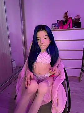 MiniSophiaa - Show nipples