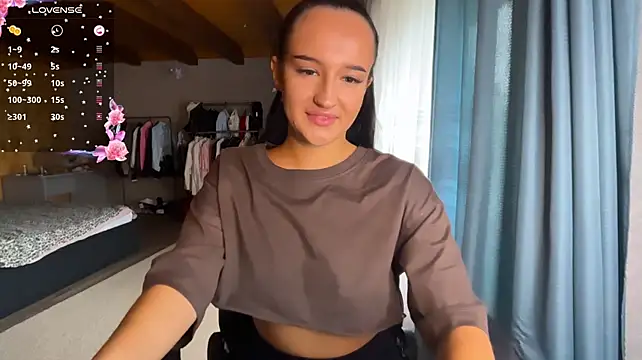 Lilitrock - Tease with my top