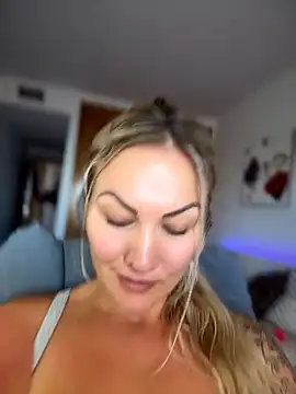 NastyMilf_ - 🦋RUB CLIT & BOUNCE ASS IN DOGGY🦋