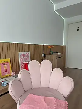 Streetdoll - pussy in doggy + video gift