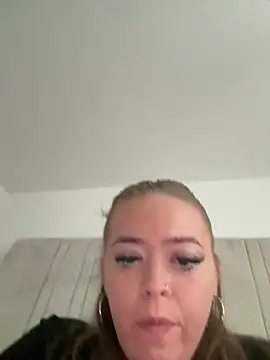 KaylaTrudi - Spit on tits and rub pussy🥰