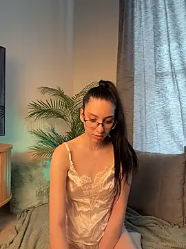 LuluPeach_ - Let s see that kitty