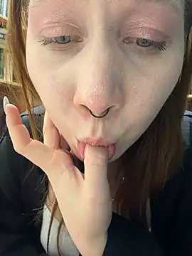 SlavicCandy - FLASH PUSSY IN PUBLIC MENS WC