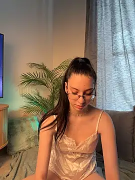 LuluPeach_ - Let s see that kitty