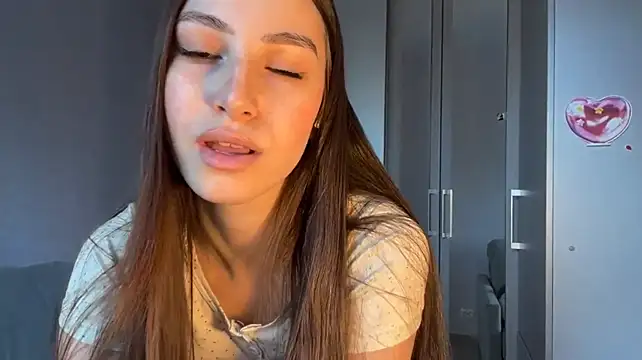 IngaNimon - Lower my shorts and show my panties