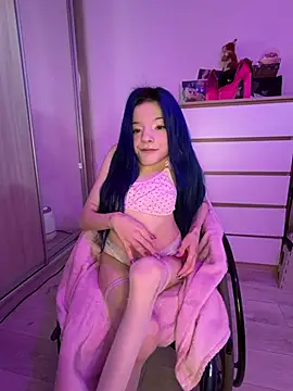 MiniSophiaa - Show nipples