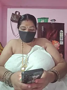 Tamil_lathikaaa - Nude show on dress