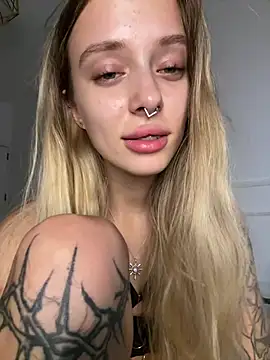 Enjoy_my_beauty - show boobs at a window (build close)