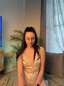LuluPeach_ - Let s see that kitty