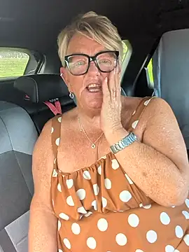 Bridget-valentine - Tits out 5mins