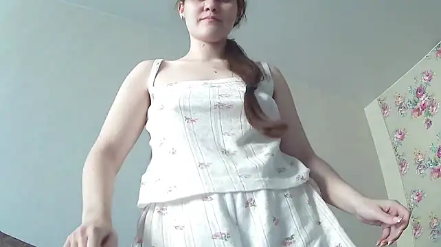 LanaLive - show my underboobs like that is so hot.