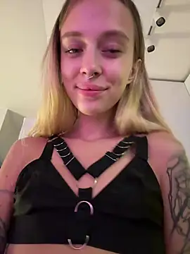 Enjoy_my_beauty - show boobs at a window (build close)