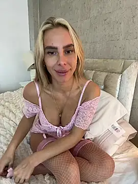 BellaGreenxo - Tease Boobs