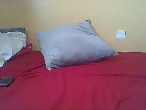 Juicy_boobie - welcome to my room guys.naked body