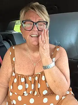 Bridget-valentine - Tits out 5mins