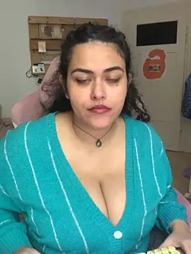 Curvydesifromgermany - Oil on tits