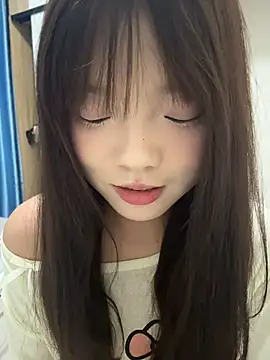 Youbaby-Love - 哥哥帮妹妹脱上衣