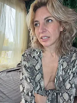 InnaVeyra - cream on tits and massage