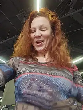 Exhibitionsplit - MAKE me CUM RUNNING ♤SQUIRT
