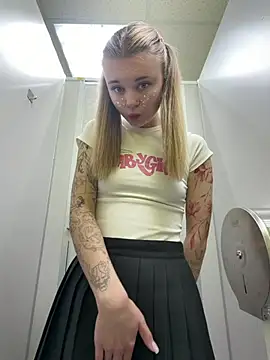 -MiaKitty - Top up + massage my naked Tits in WC🫣