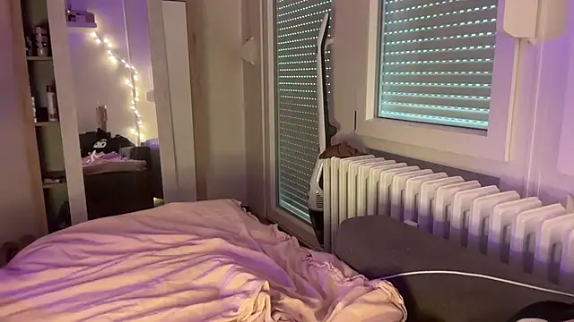 Sophiesweetside - chair x feet tease