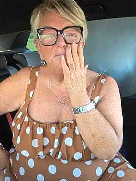 Bridget-valentine - Tits out 5mins