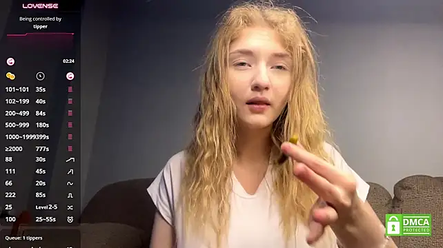 AveryBerkson - naked boobs now