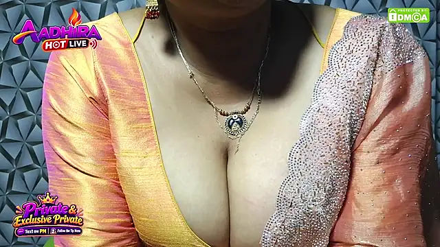 AADHIRA_SOUTH_INDIA - Hot Navel Dance