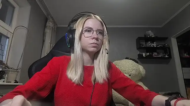 PlumyPrance - Sexy spin around