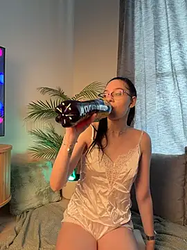LuluPeach_ - Let s see that kitty