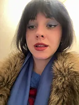Only_April - Flash of boobs in a public place