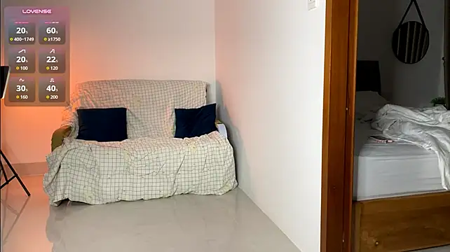 INSOMNIA_strip - kneading ass