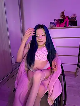 MiniSophiaa - Show nipples